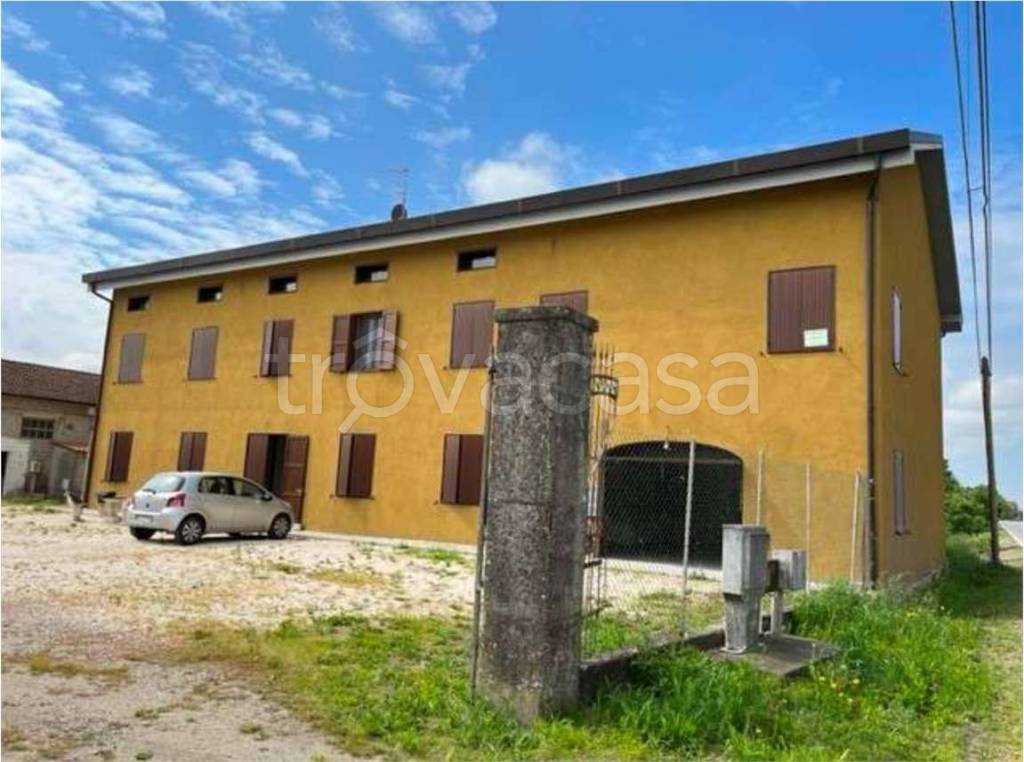 casa semindipendente in vendita a Quistello in zona Zambone