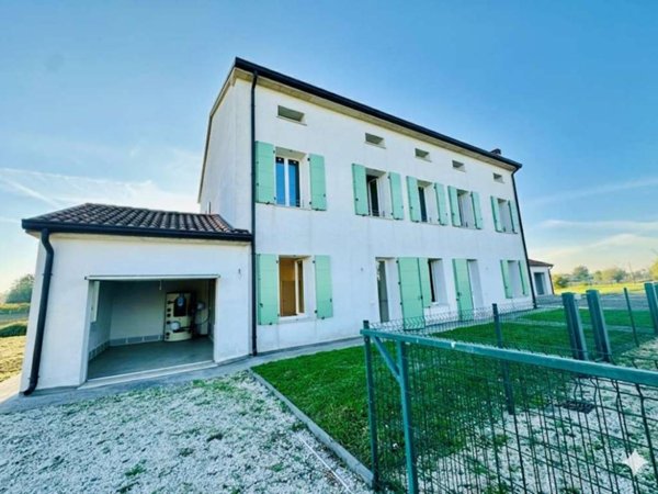 casa indipendente in vendita a Quistello