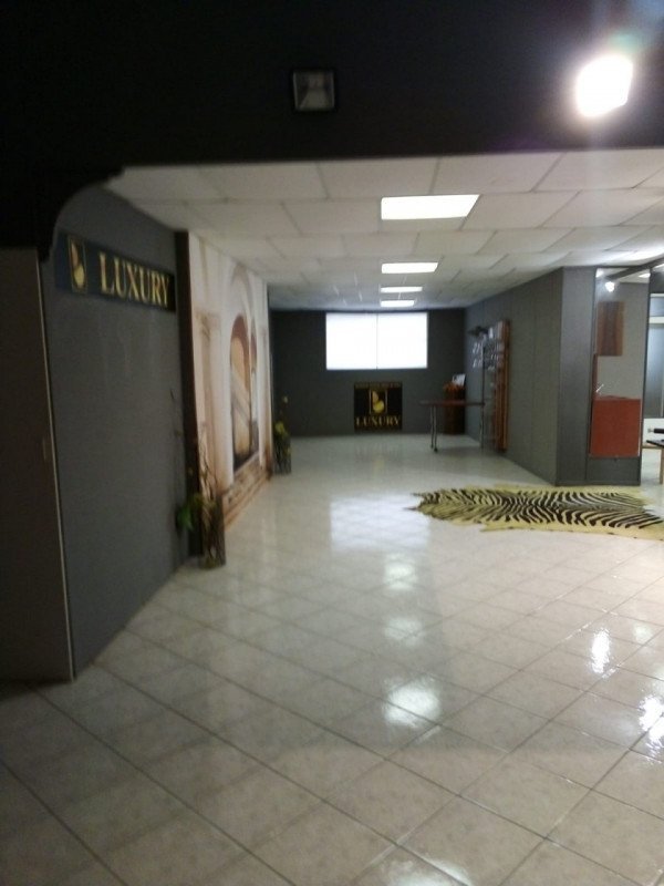 locale commerciale in vendita a Quistello