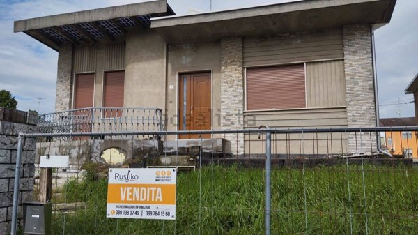 casa indipendente in vendita a Quistello