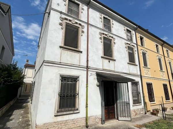 casa indipendente in vendita a Quistello