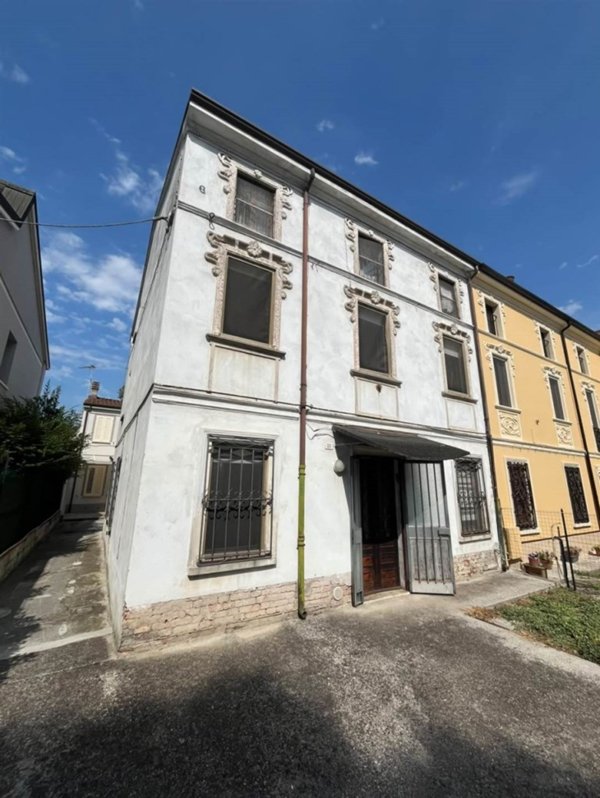 casa indipendente in vendita a Quistello