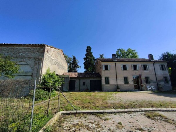casa indipendente in vendita a Quistello in zona Nuvolato