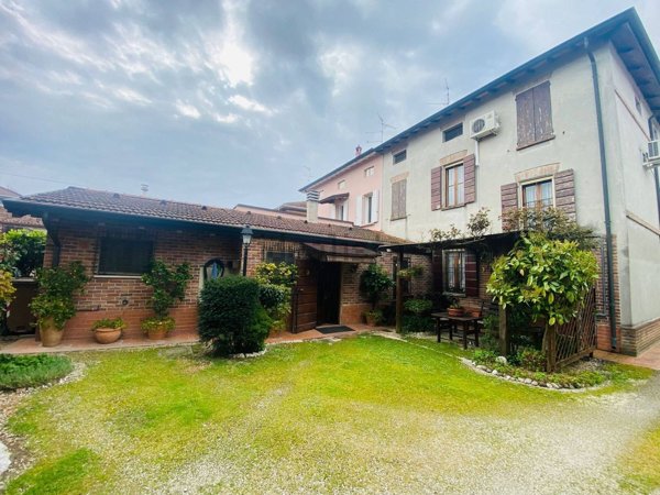 casa indipendente in vendita a Quistello