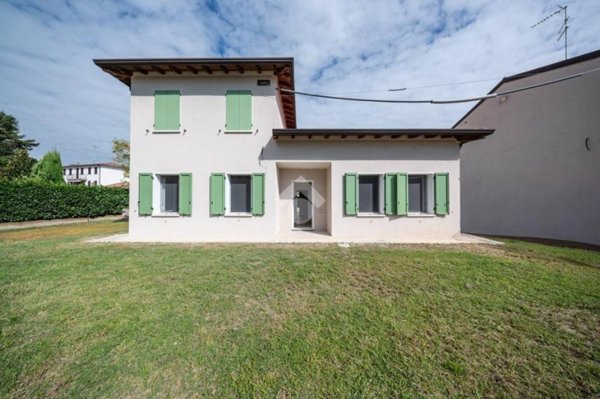 casa indipendente in vendita a Quistello