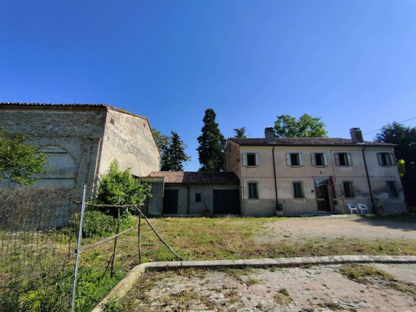 casa indipendente in vendita a Quistello in zona Nuvolato