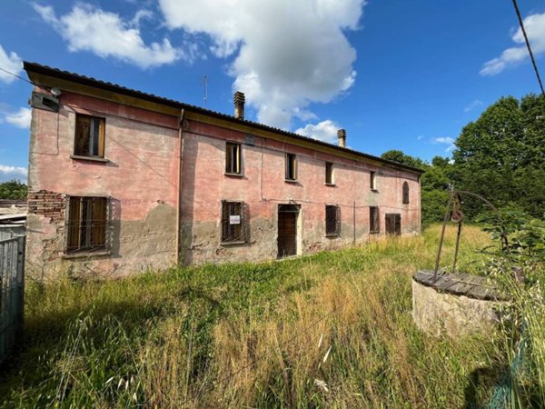 casa indipendente in vendita a Quistello in zona Santa Lucia