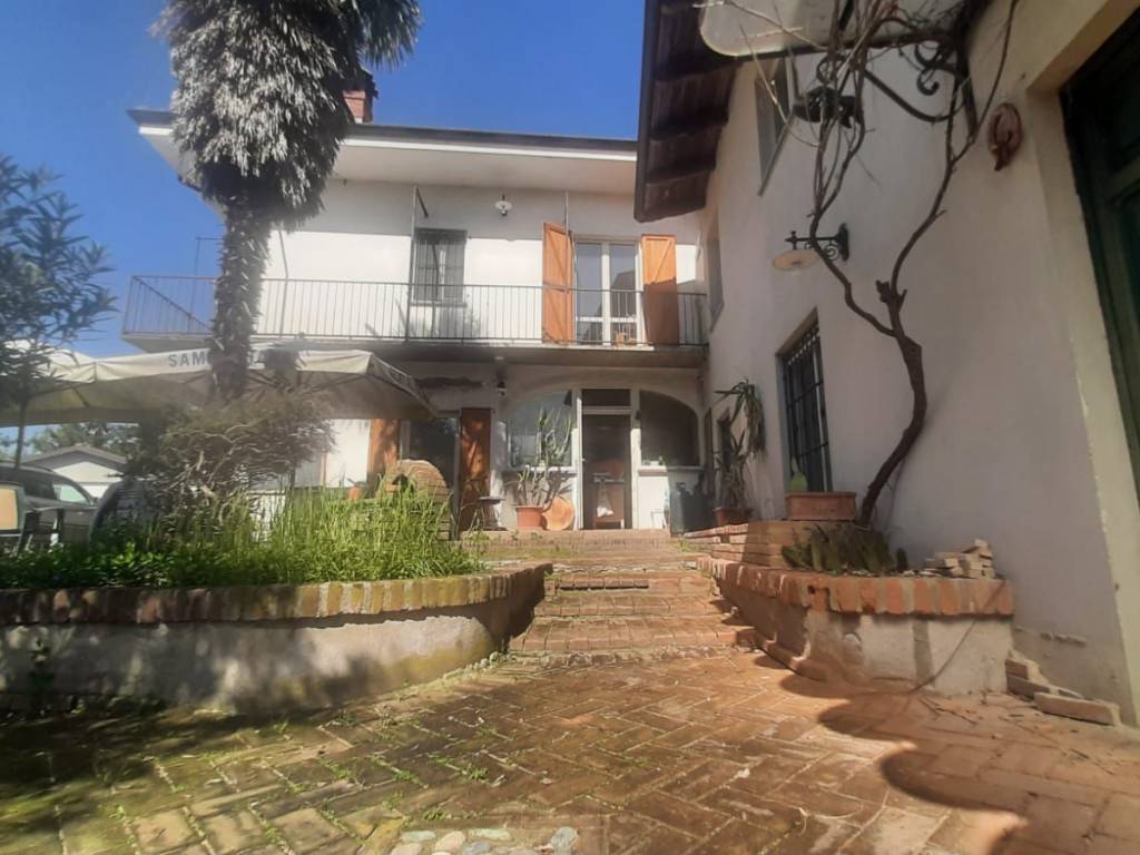 casa indipendente in vendita a San Sebastiano da Po in zona Villa