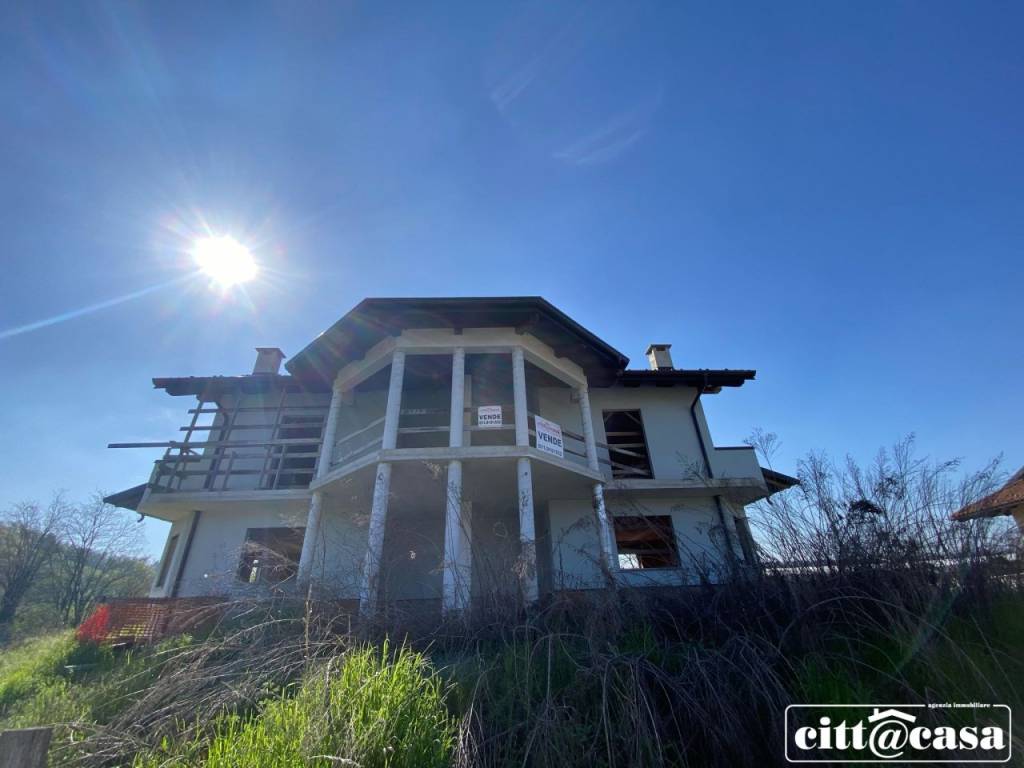 casa indipendente in vendita a San Sebastiano da Po in zona Villa