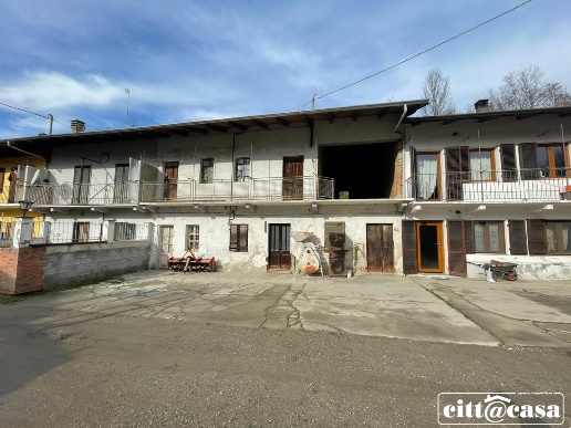 pentavano in vendita a San Sebastiano da Po in zona Saronsella