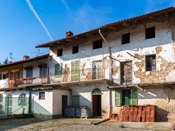 casa indipendente in vendita a San Sebastiano da Po in zona Villa