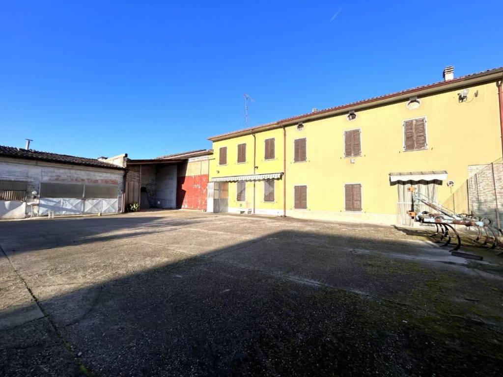 casa indipendente in vendita a Redondesco