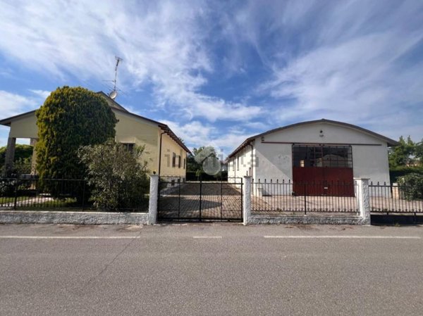 casa indipendente in vendita a Redondesco
