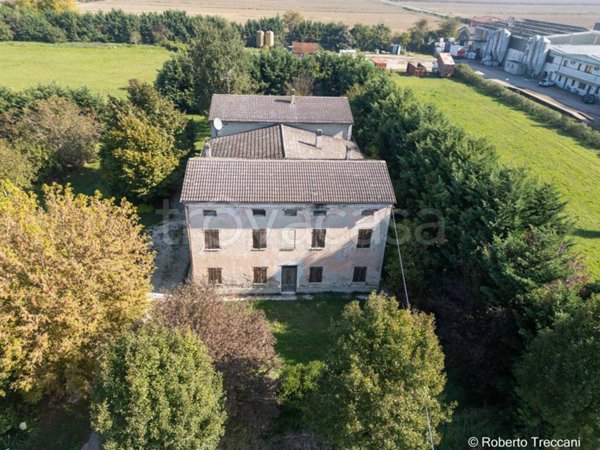 casa indipendente in vendita a Redondesco