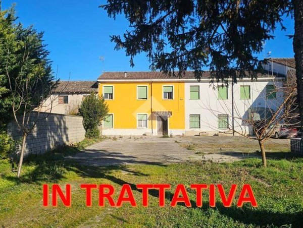 casa indipendente in vendita a Redondesco in zona Bologne