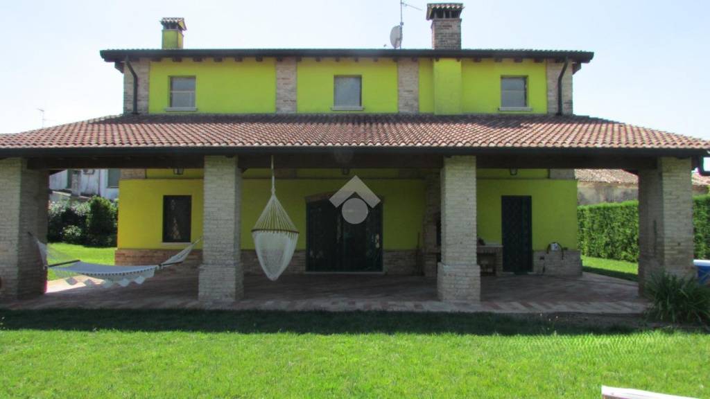 casa indipendente in vendita a Redondesco