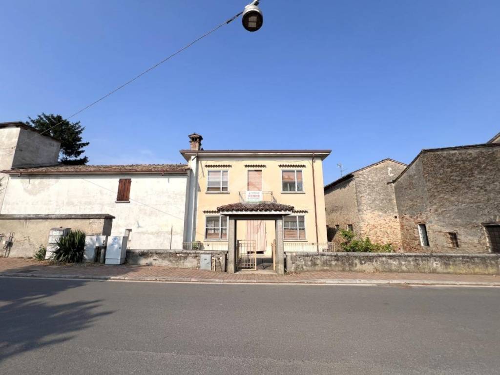 casa indipendente in vendita a Redondesco