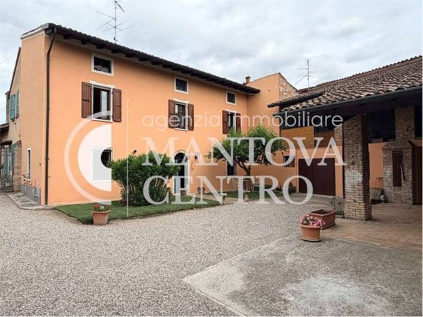 casa indipendente in vendita a Redondesco