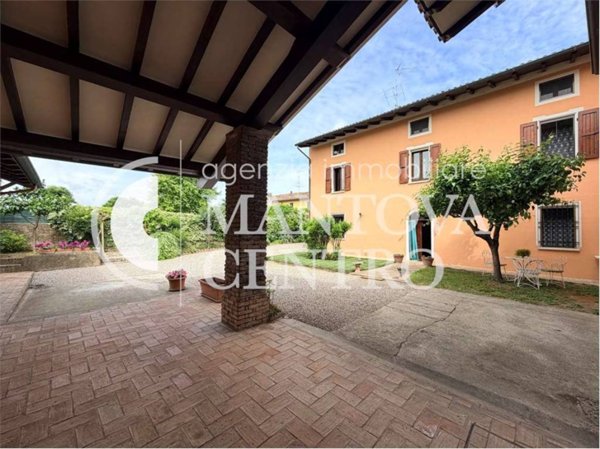 casa indipendente in vendita a Redondesco