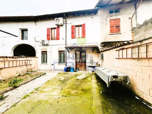 casa indipendente in vendita a Redondesco