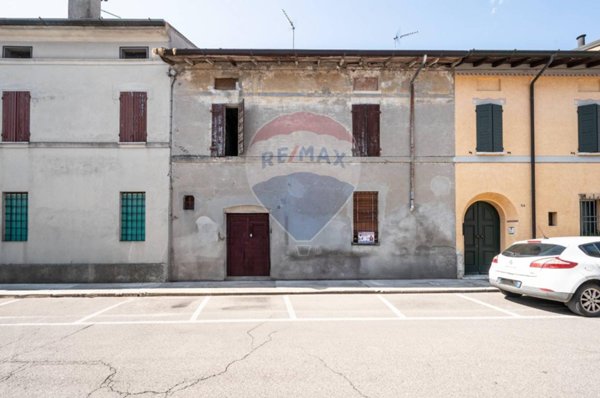 casa semindipendente in vendita a Rivarolo Mantovano
