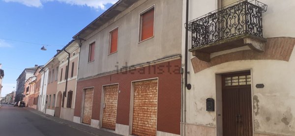 casale in vendita a Rivarolo Mantovano