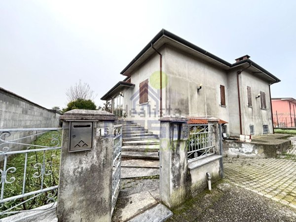 casa indipendente in vendita a Rivarolo Mantovano