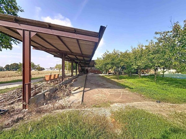 ufficio in vendita a Rivarolo Mantovano in zona Cividale Mantovano