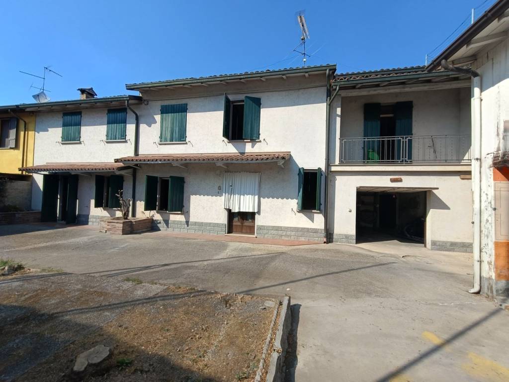 appartamento in vendita a Rivarolo Mantovano in zona Cividale Mantovano