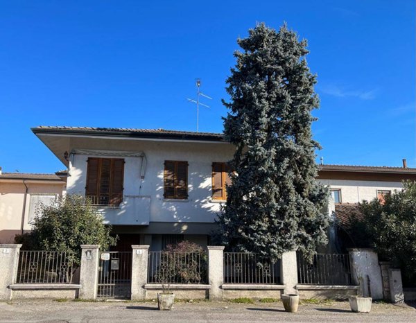 casa indipendente in vendita a Rodigo