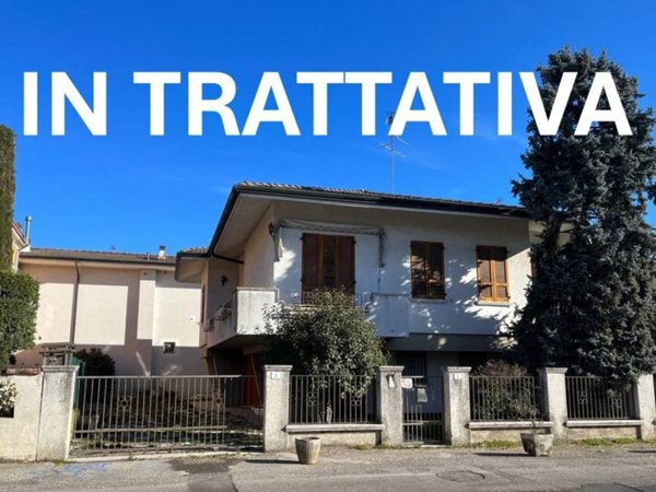 casa indipendente in vendita a Rodigo