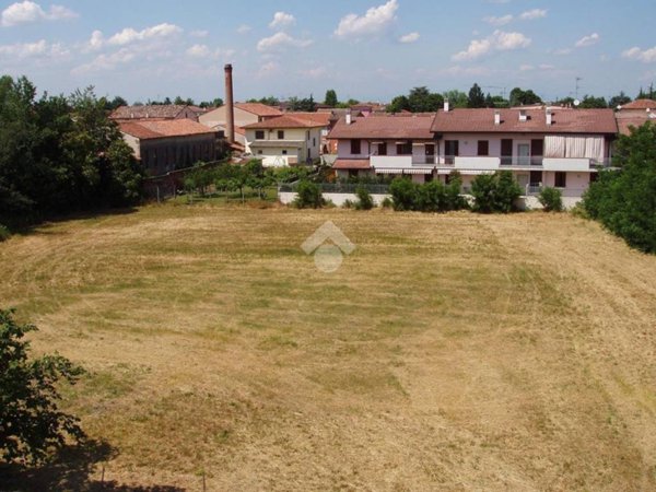 terreno edificabile in vendita a Rodigo