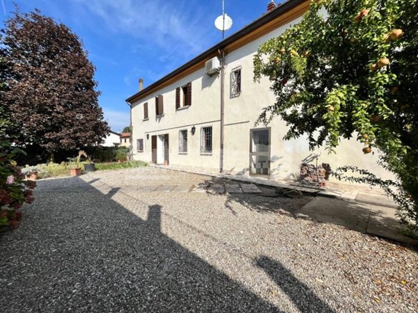 casa indipendente in vendita a Rodigo