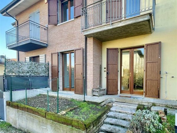 casa indipendente in vendita a Rodigo in zona Rivalta sul Mincio
