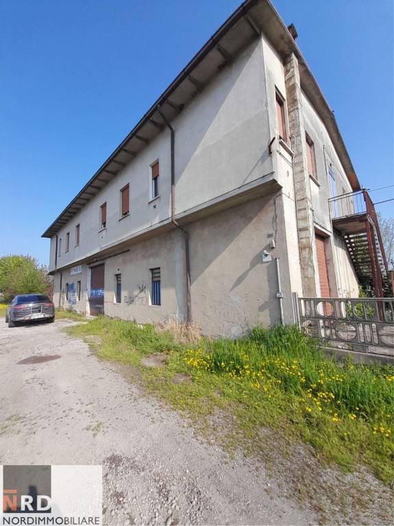 casa indipendente in vendita a Rodigo