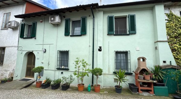 casa indipendente in vendita a Rodigo in zona Rivalta sul Mincio