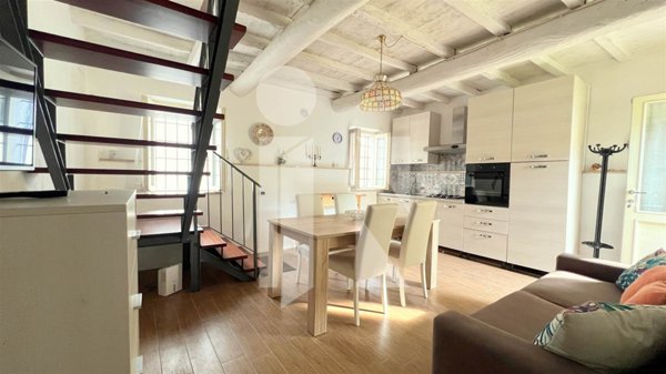 casa indipendente in vendita a Rodigo in zona Rivalta sul Mincio