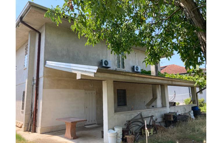 casa indipendente in vendita a Rodigo in zona Rivalta sul Mincio