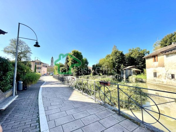 casa indipendente in vendita a Rodigo