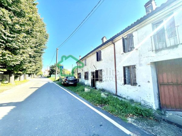 casa indipendente in vendita a Rodigo