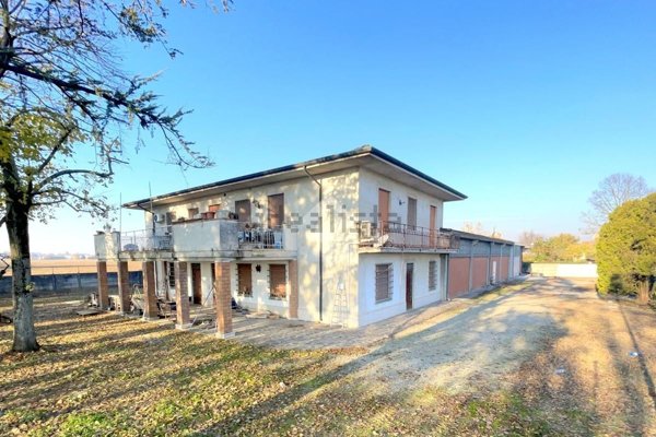 locale di sgombero in vendita a Rodigo