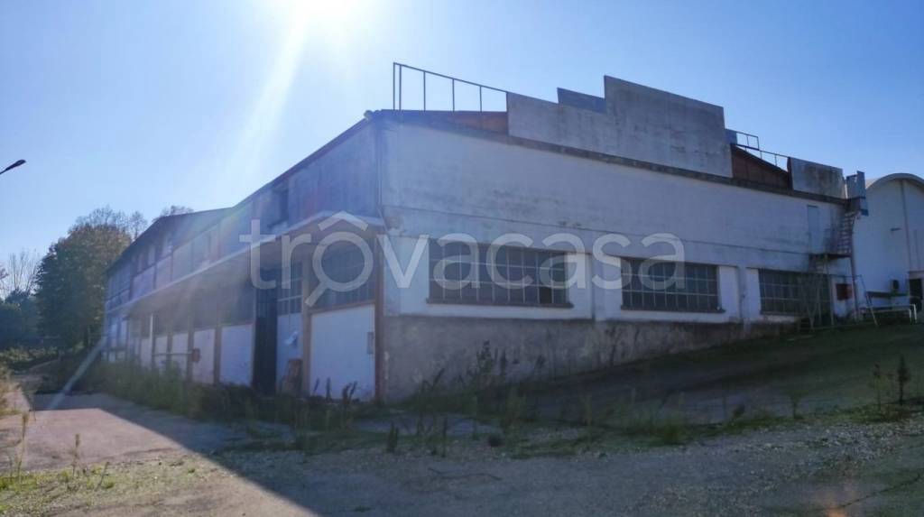 locale commerciale in vendita a Rodigo in zona Rivalta sul Mincio