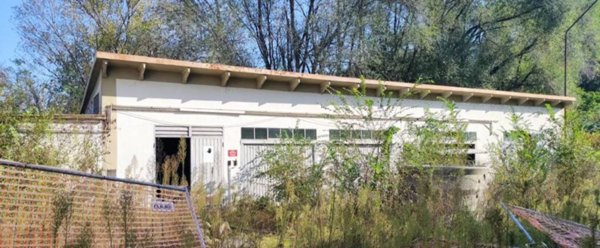 locale commerciale in vendita a Rodigo in zona Rivalta sul Mincio