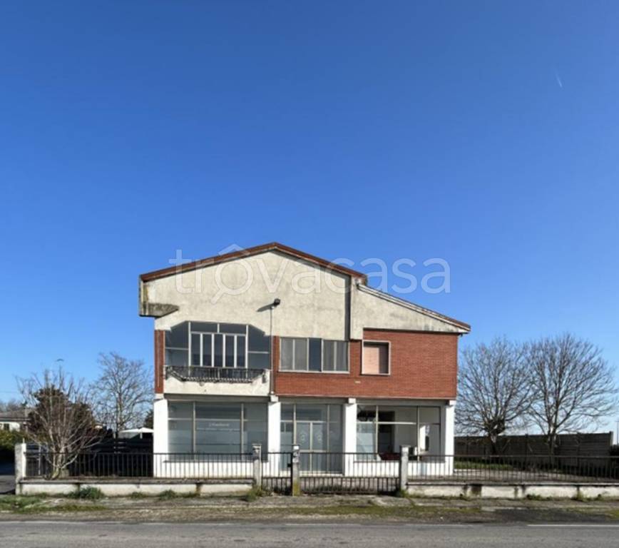 casa indipendente in vendita a Rodigo