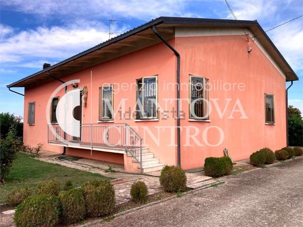 casa indipendente in vendita a Rodigo in zona Fossato