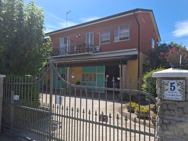 casa indipendente in vendita a Rodigo