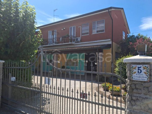 casa indipendente in vendita a Rodigo