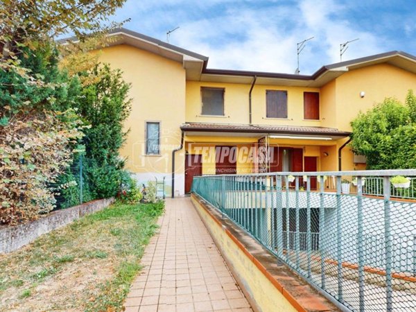 casa indipendente in vendita a Rodigo in zona Rivalta sul Mincio