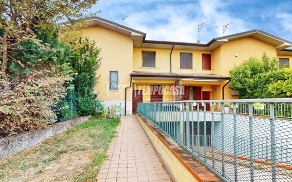 casa indipendente in vendita a Rodigo in zona Rivalta sul Mincio
