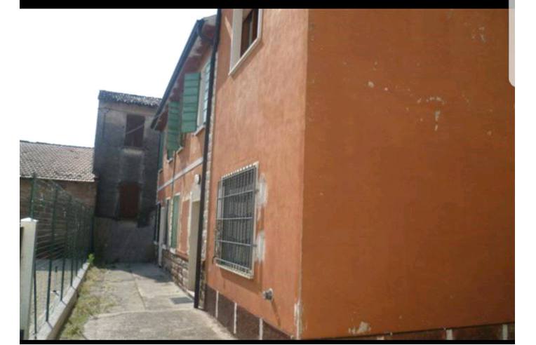 casa indipendente in vendita a Rodigo in zona Rivalta sul Mincio